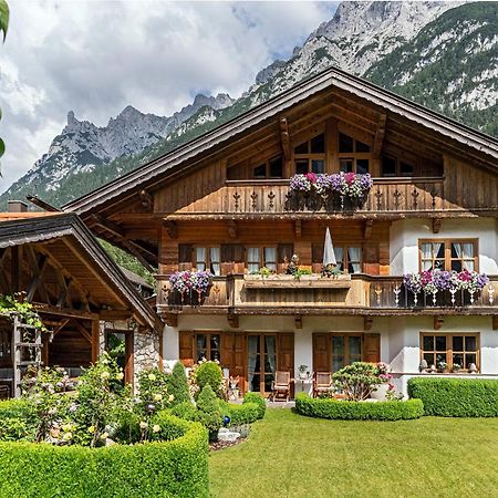 Ferienhaus Alpenblick มิทเทนวัลด์ ภายนอก รูปภาพ