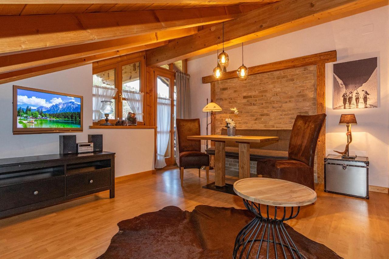 Ferienhaus Alpenblick มิทเทนวัลด์ ภายนอก รูปภาพ
