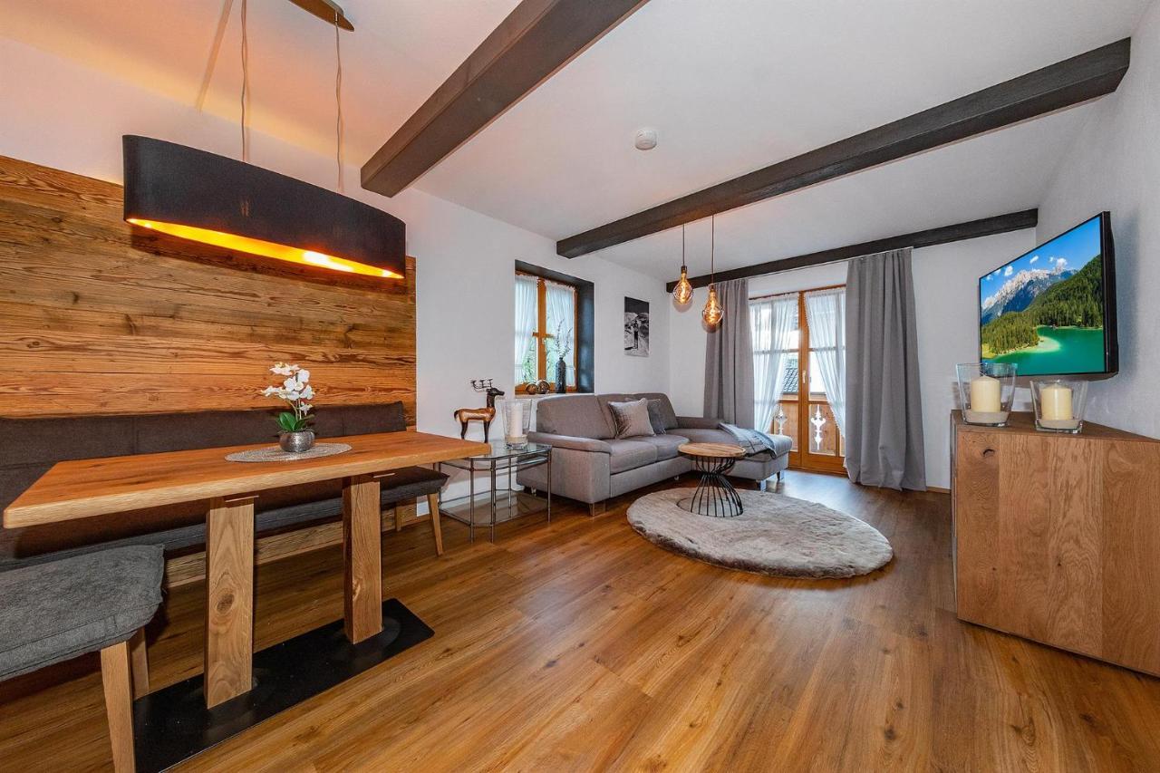Ferienhaus Alpenblick มิทเทนวัลด์ ภายนอก รูปภาพ