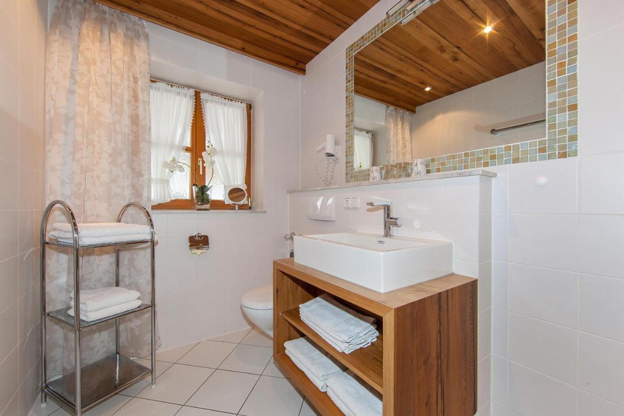 Ferienhaus Alpenblick มิทเทนวัลด์ ภายนอก รูปภาพ