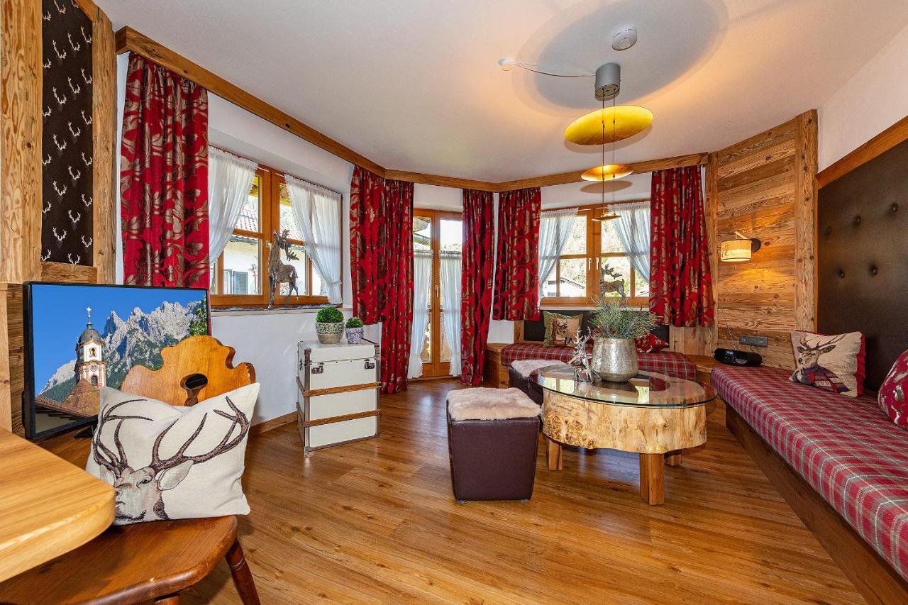 Ferienhaus Alpenblick มิทเทนวัลด์ ภายนอก รูปภาพ